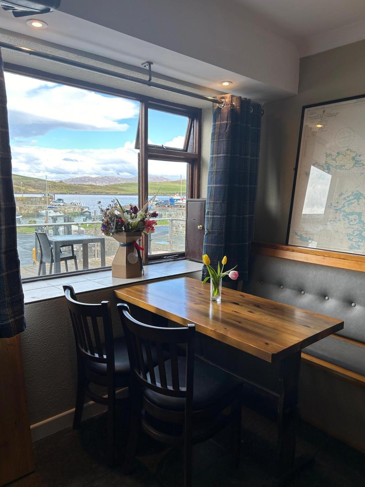 Oliver'S Seafood Bar, Bed & Breakfast Cleggan Екстер'єр фото